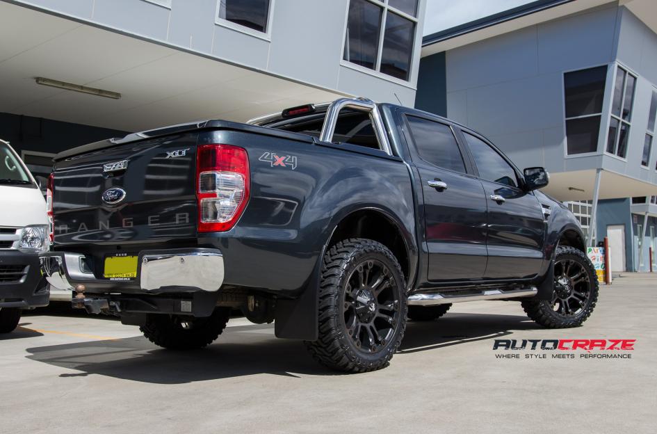 FORD-RANGER-VAPOR-BLACK-MACHINED-WITH-DARK-TINT-4